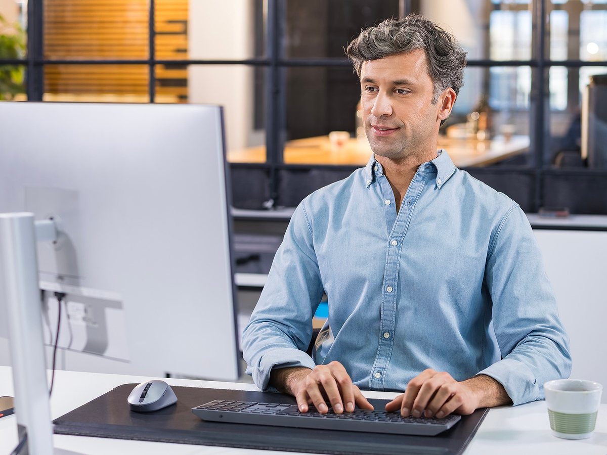 Abloy Primo access control software in use at a desk